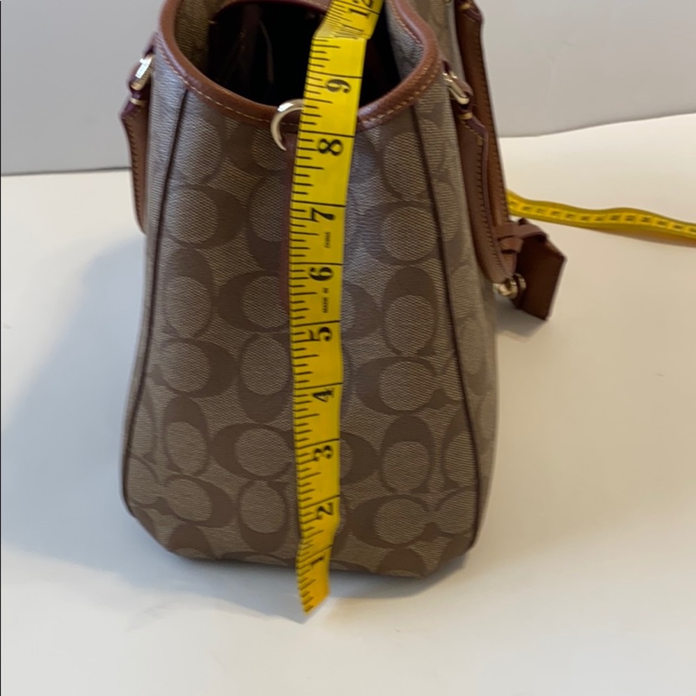 Coach brown like new purse only used once - Picture 5 of 7